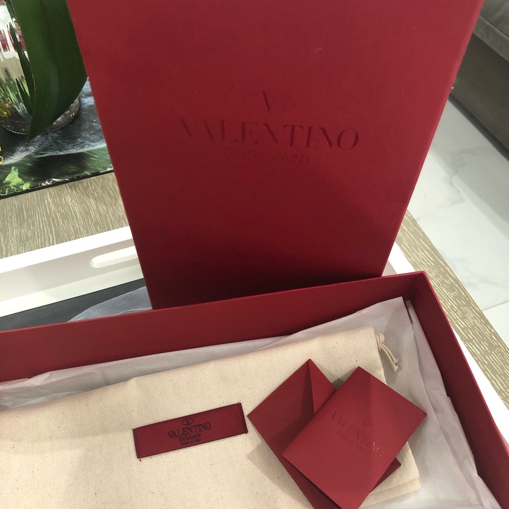 Valentino Slides View 6